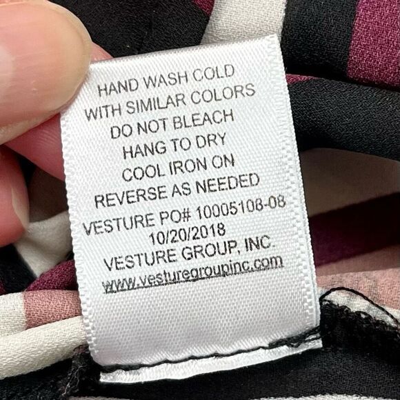 Chenault Women’s Floral Striped Button Down 2X - Picture 11 of 11